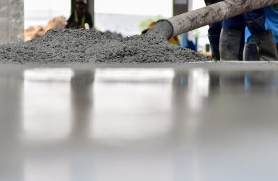 ارزیابی رفتار مقاومتی روسازی های بتنی خود متراکم تحت تاثیر مصرف ماده حباب سازو الیاف میکروپلی پروپیلن در مقادیر مصرف مختلف