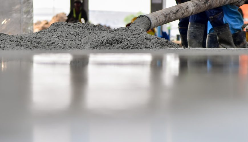 ارزیابی رفتار مقاومتی روسازی های بتنی خود متراکم تحت تاثیر مصرف ماده حباب سازو الیاف میکروپلی پروپیلن در مقادیر مصرف مختلف