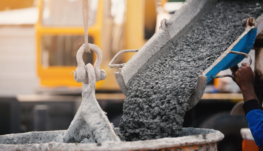 بررسی اثر ماده ی فوق روان کننده بر پایه ی پلی کربوکسیلات بر تغییرات شدت ترک خوردگی ناشی از جمع شدگی خمیری در روسازی های بتنی در شرایط محیطی سخت